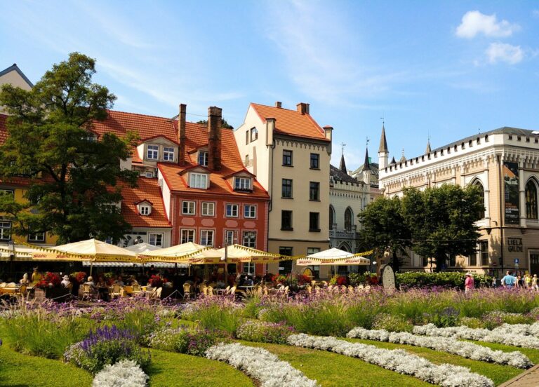 Riga Travel Guide